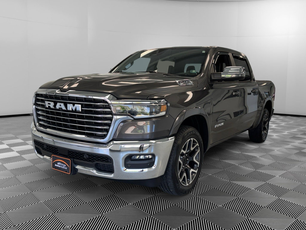 Used 2025 RAM 1500 Laramie AWD/4WD image 4