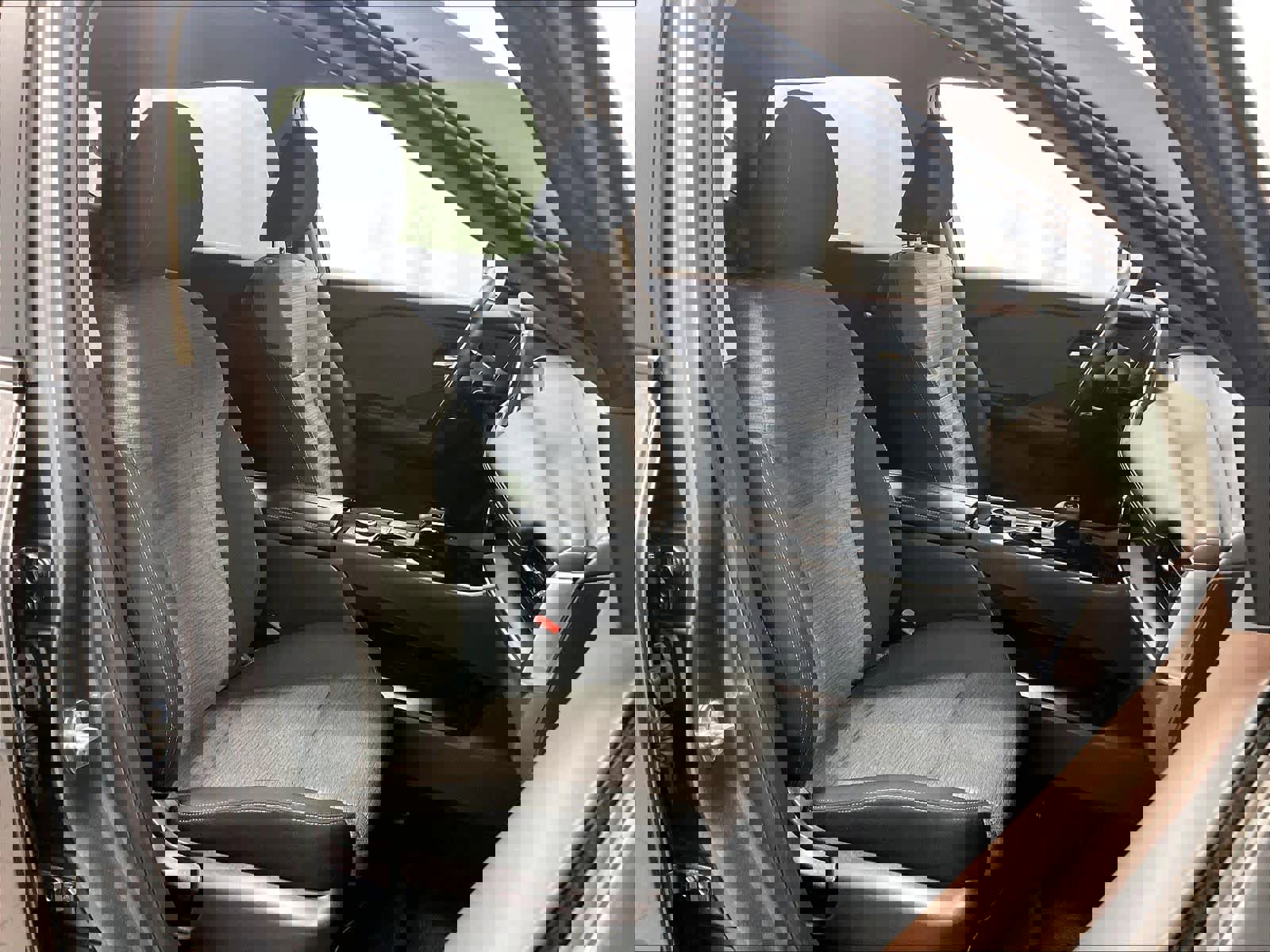 Used 2022 Nissan Rogue SV image 11