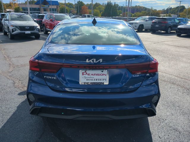 Used 2023 Kia Forte LXS w/ LXS Technology Package FWD image 5
