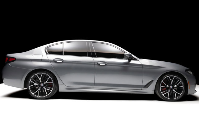 Used 2023 BMW M550i xDrive w/ Executive Package image 21