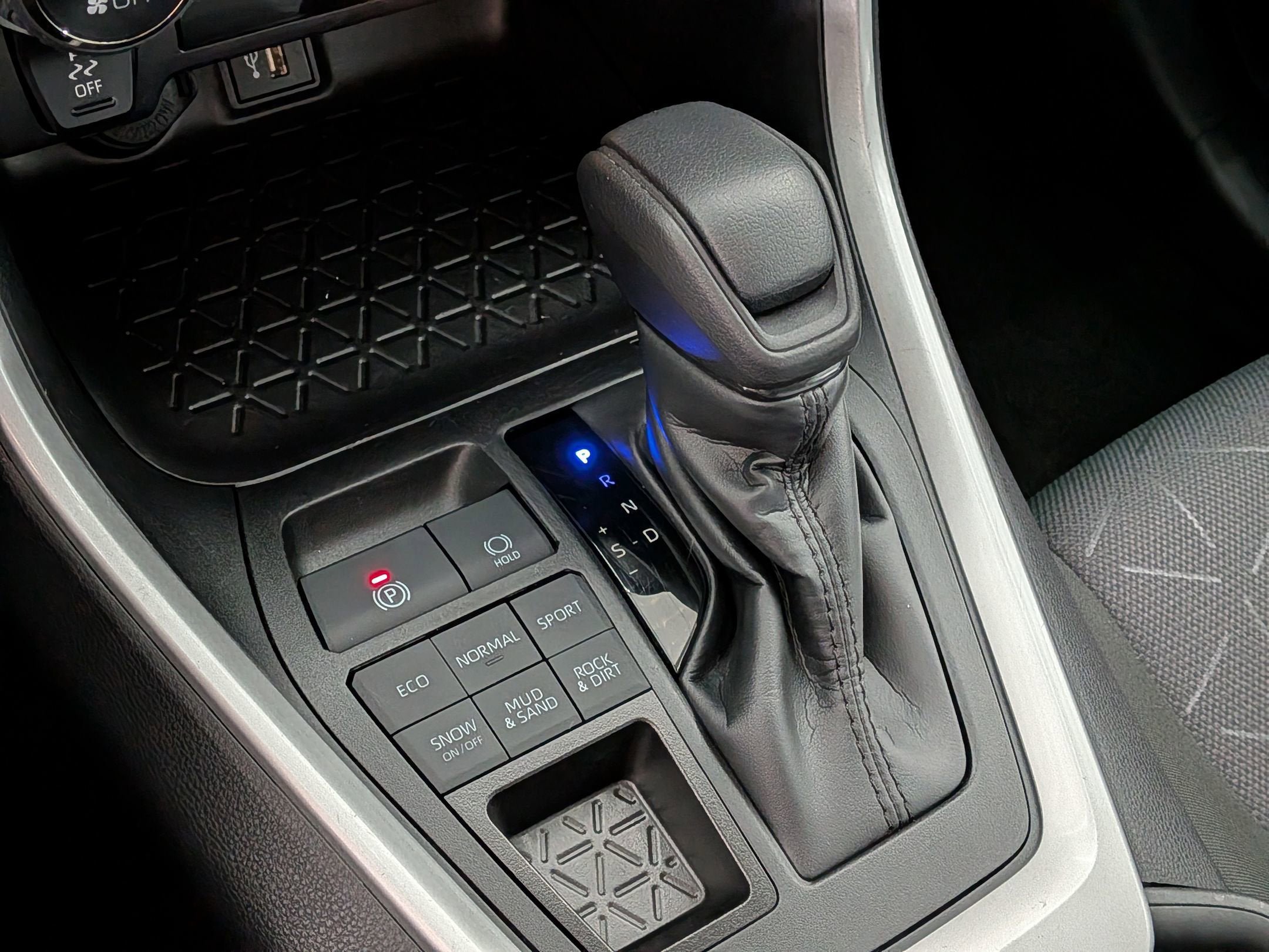 Certified 2025 Toyota RAV4 XLE AWD/4WD image 24