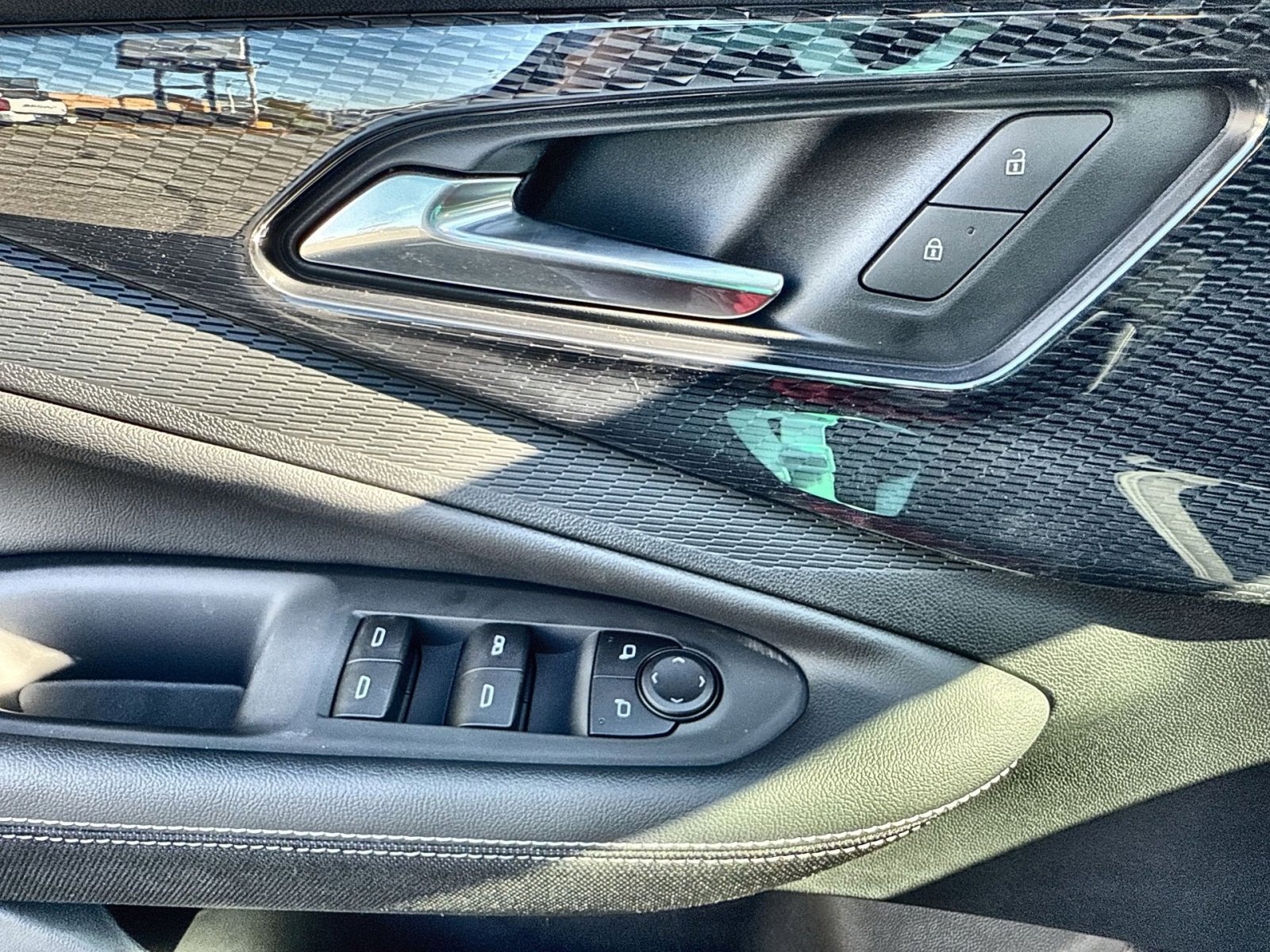 New 2025 Chevrolet Blazer EV LT image 15