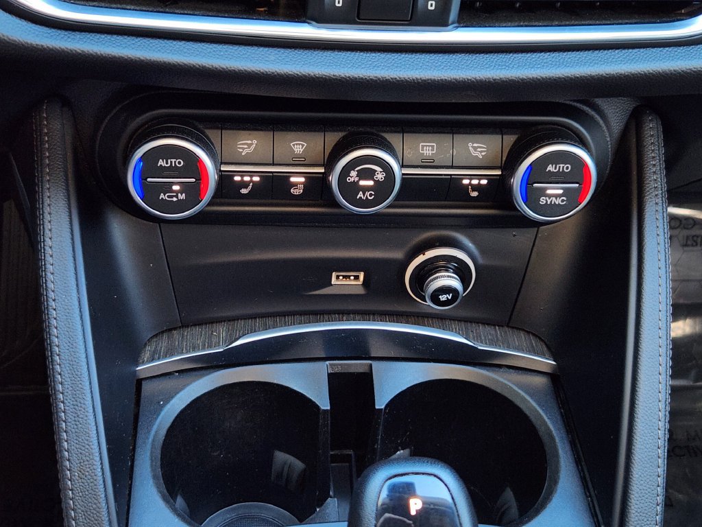 Used 2018 Alfa Romeo Stelvio Ti AWD/4WD image 10