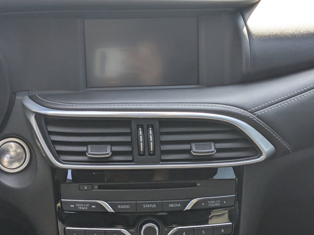 Used 2018 INFINITI QX30 image 5