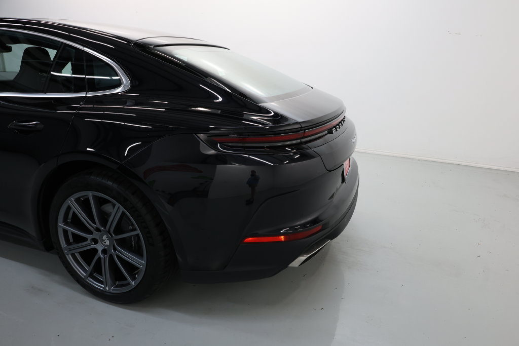 Used 2025 Porsche Panamera image 59