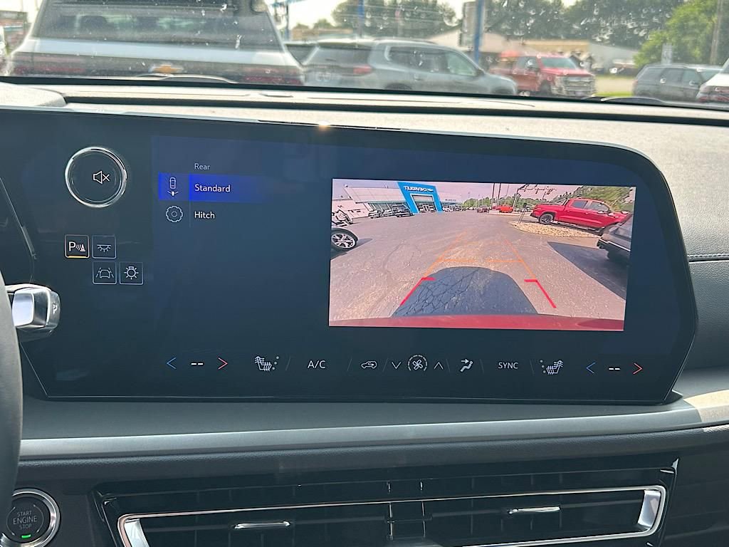 New 2025 Chevrolet Traverse LT w/ LPO, Floor Liner Package image 18