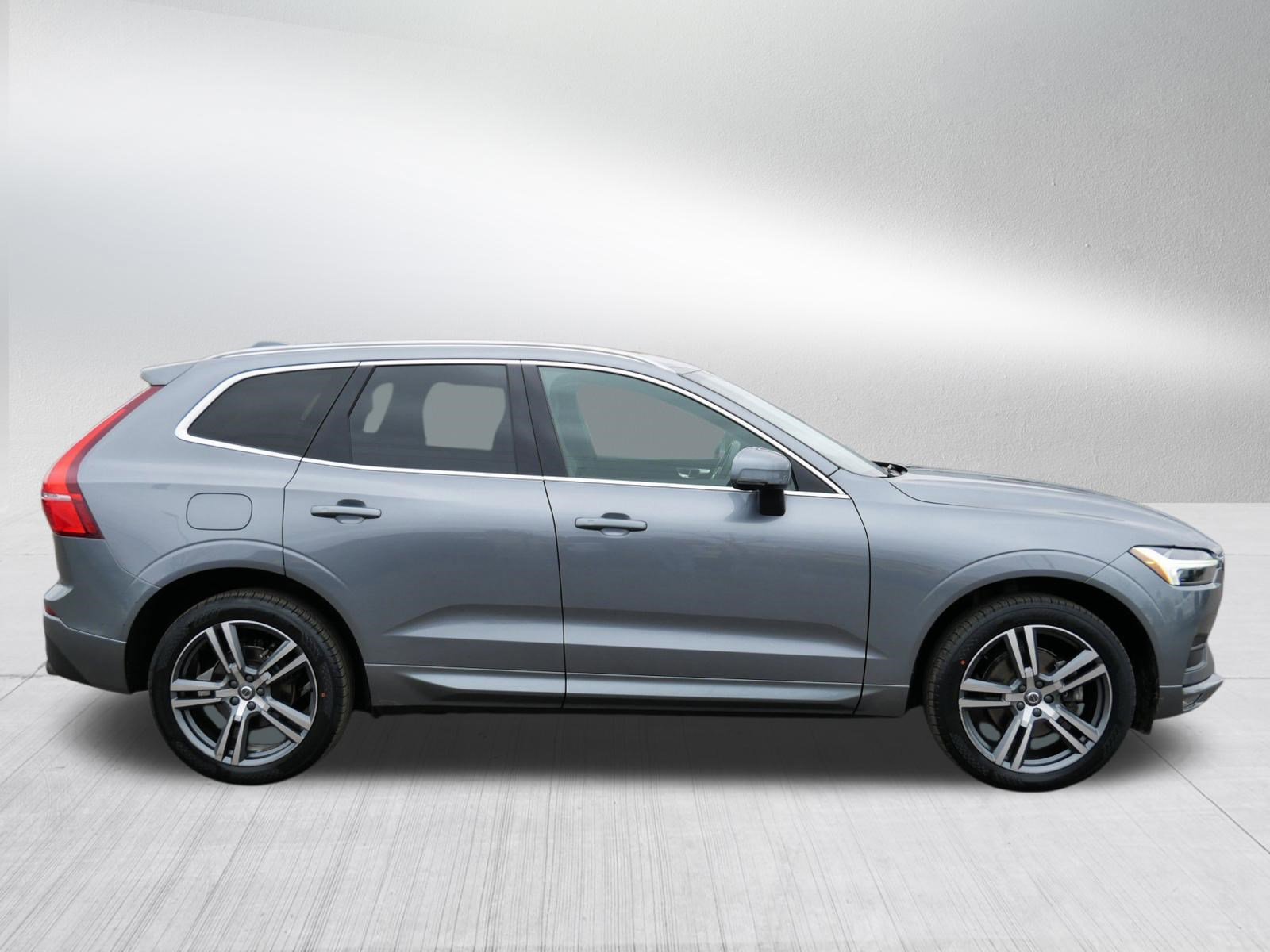 Used 2021 Volvo XC60 T5 Momentum w/ Premium Package image 8