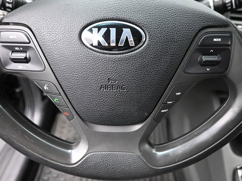 Used 2017 Kia Forte LX image 14