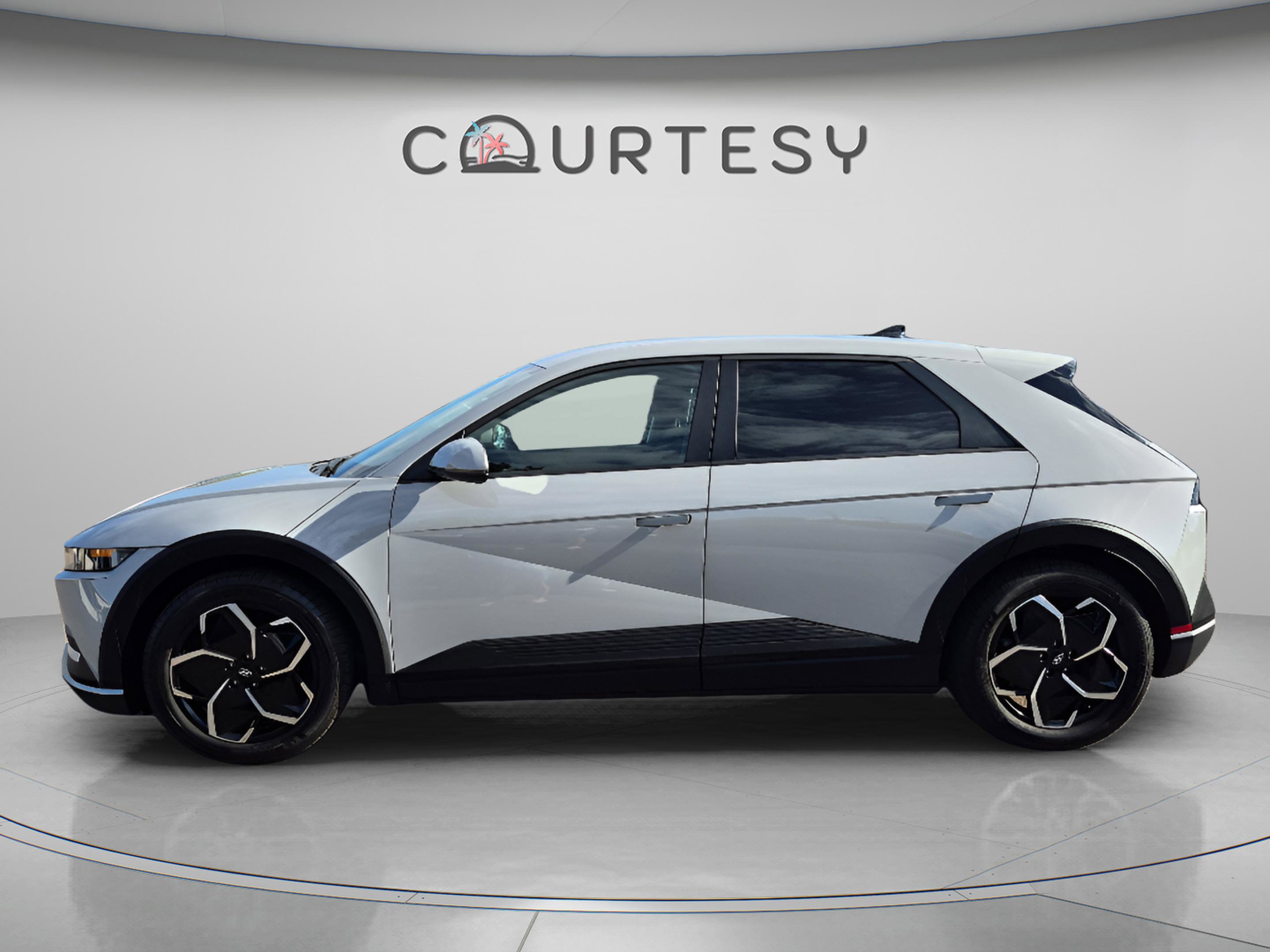 Certified 2024 Hyundai Ioniq 5 SEL RWD image 2