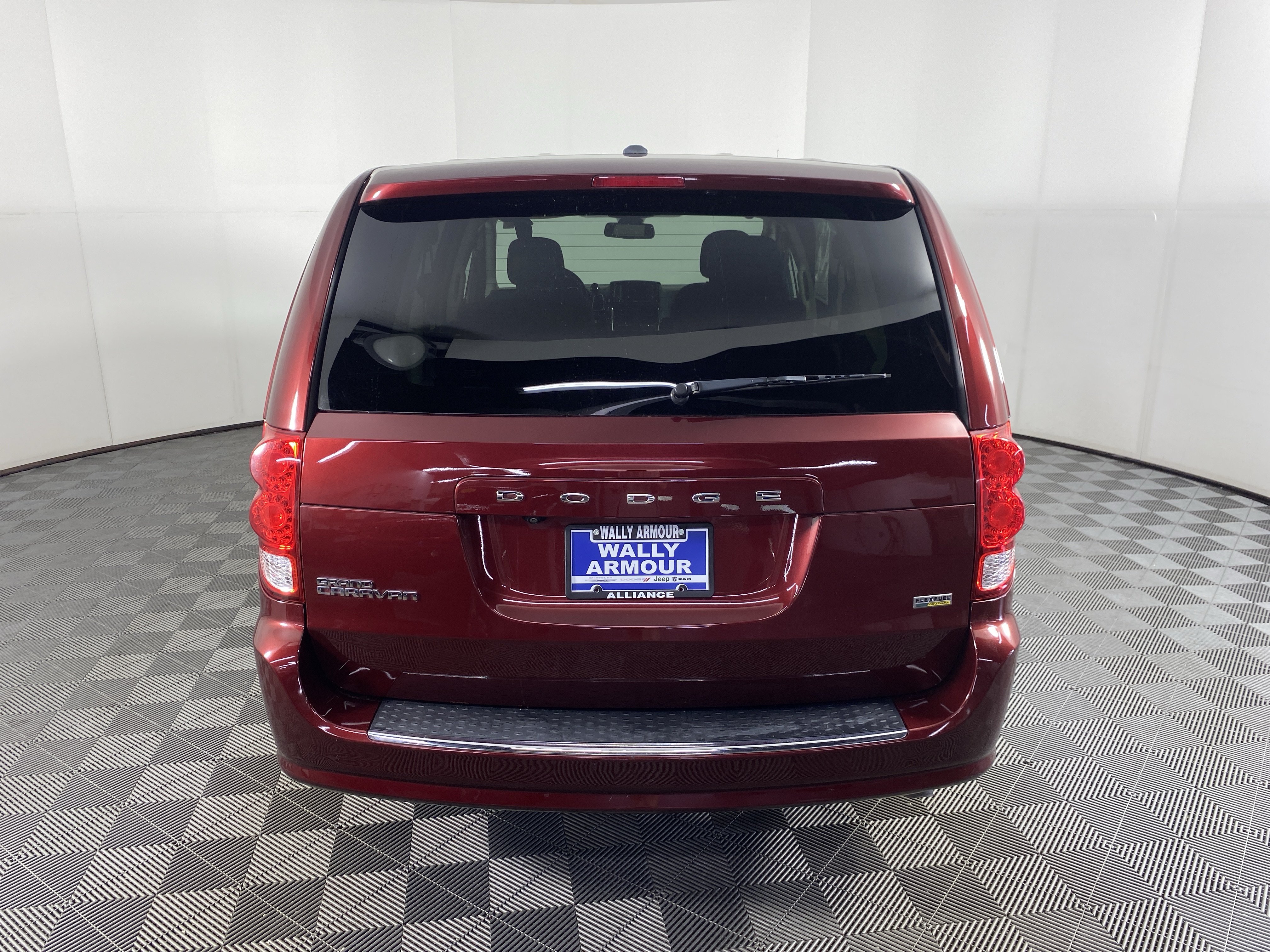 Used 2019 Dodge Grand Caravan SE w/ UConnect Hands-Free Group FWD image 6