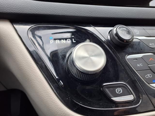 Used 2022 Chrysler Voyager LX FWD image 25