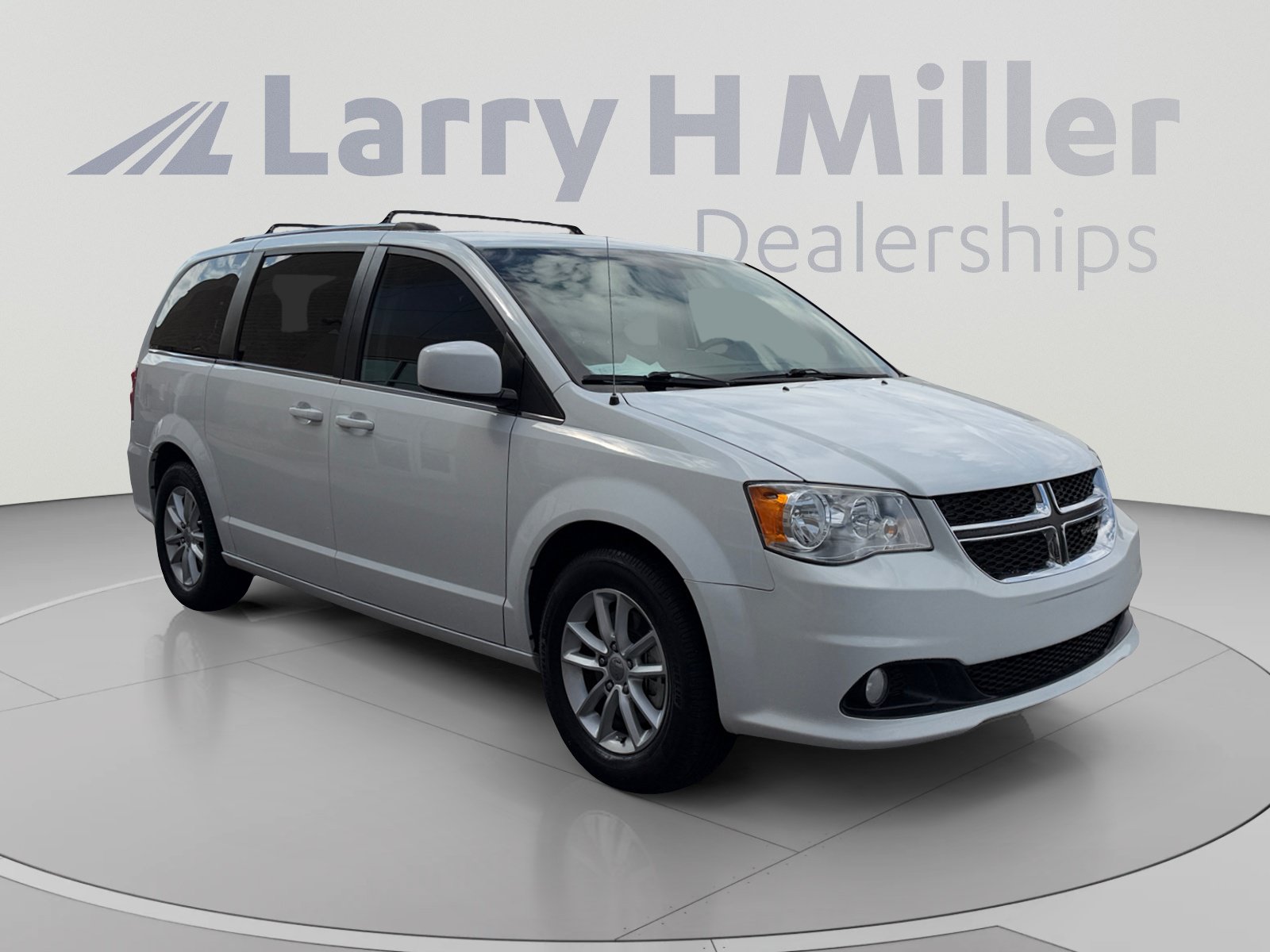 Used 2019 Dodge Grand Caravan SXT w/ Driver Convenience Group FWD image 7