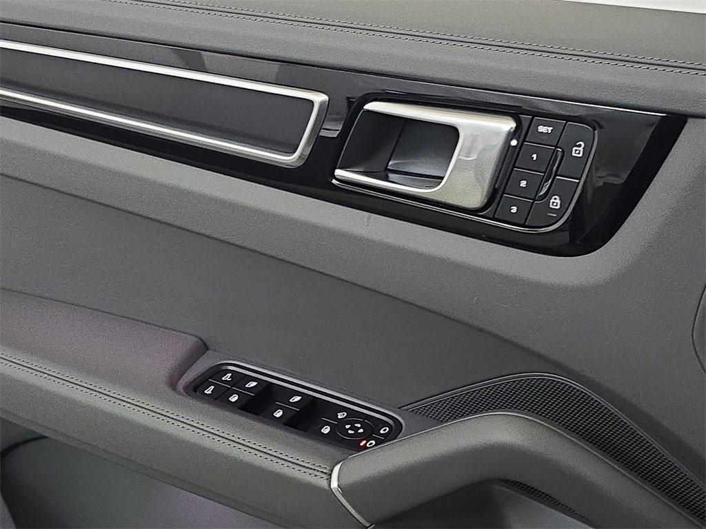 Used 2023 Porsche Cayenne GTS image 30