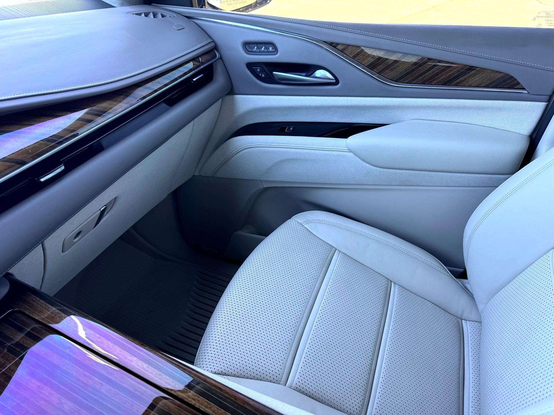 Used 2023 Cadillac Escalade Sport Platinum w/ Heavy-Duty Trailer Package image 39