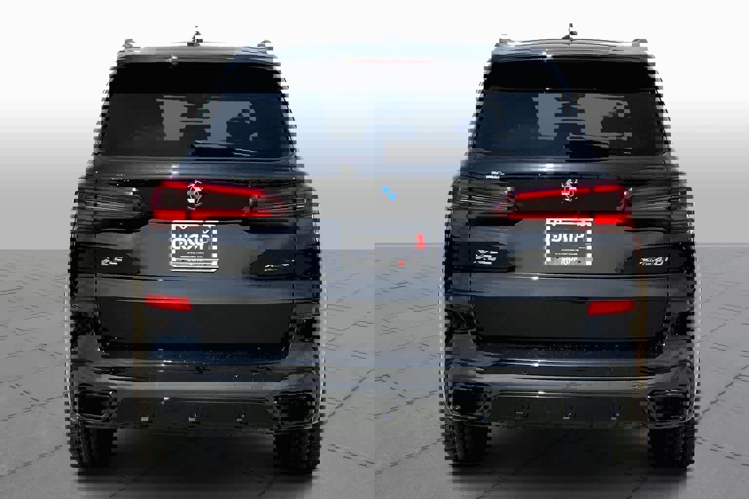 Used 2021 BMW X5 xDrive40i w/ M Sport Package image 4