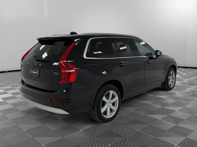 Used 2022 Volvo XC90 T5 Momentum image 3