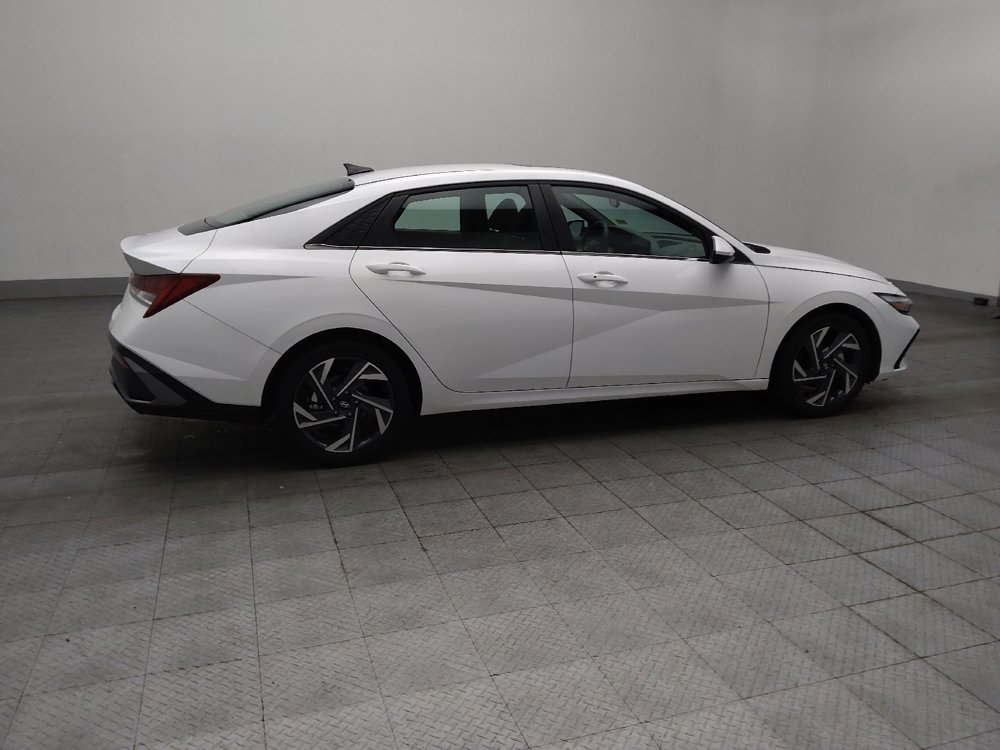 Used 2025 Hyundai Elantra SEL FWD image 10