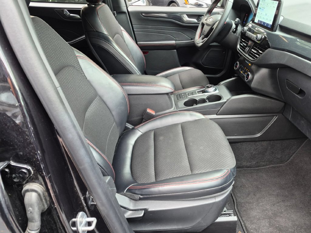 Used 2025 Ford Escape ST-Line FWD image 29