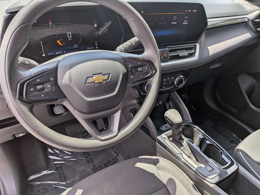 Used 2025 Chevrolet TrailBlazer LT AWD/4WD image 14