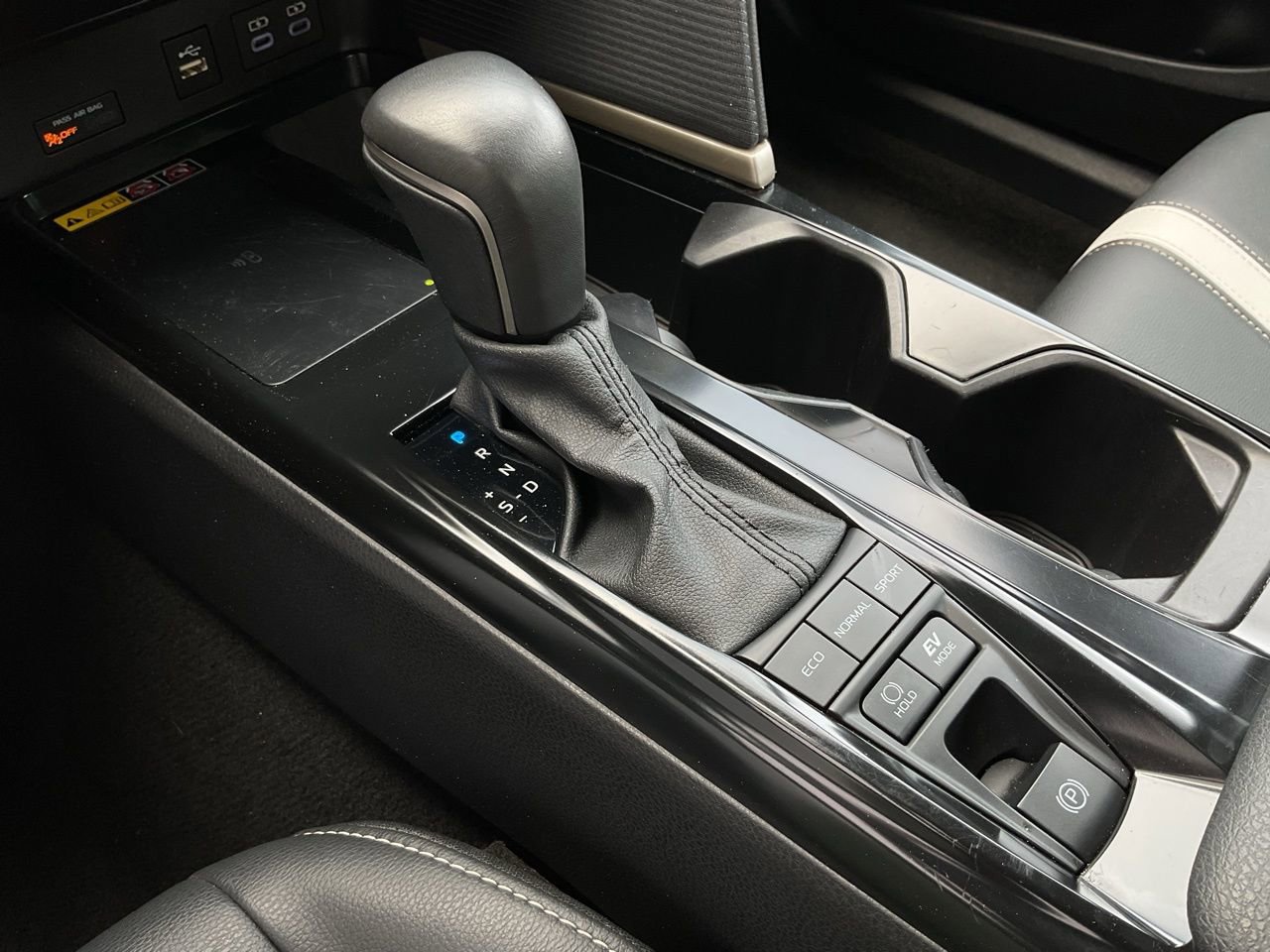 Used 2025 Toyota Camry SE image 36