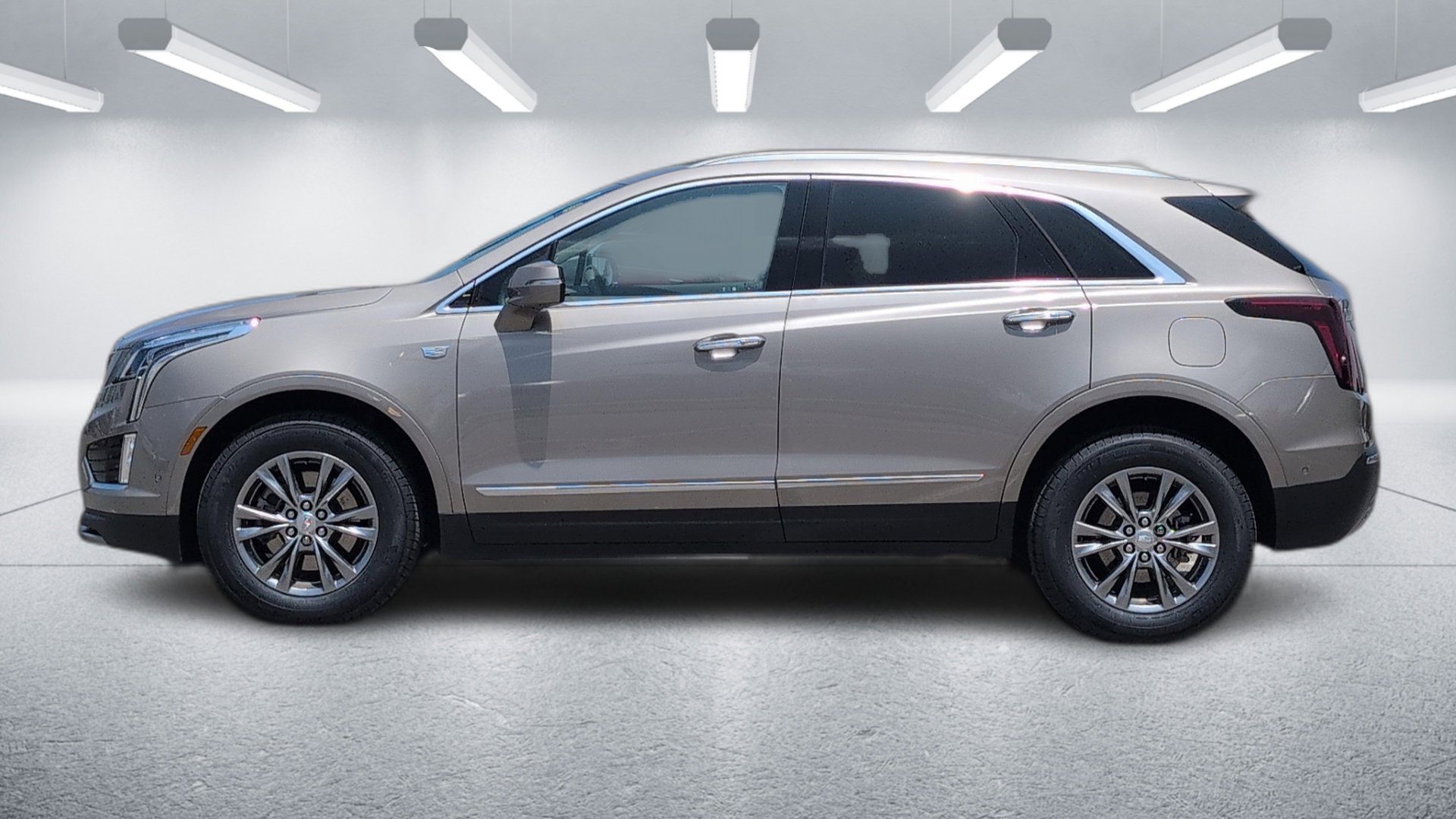 Certified 2023 Cadillac XT5 Premium Luxury w/ Technology Package FWD image 2