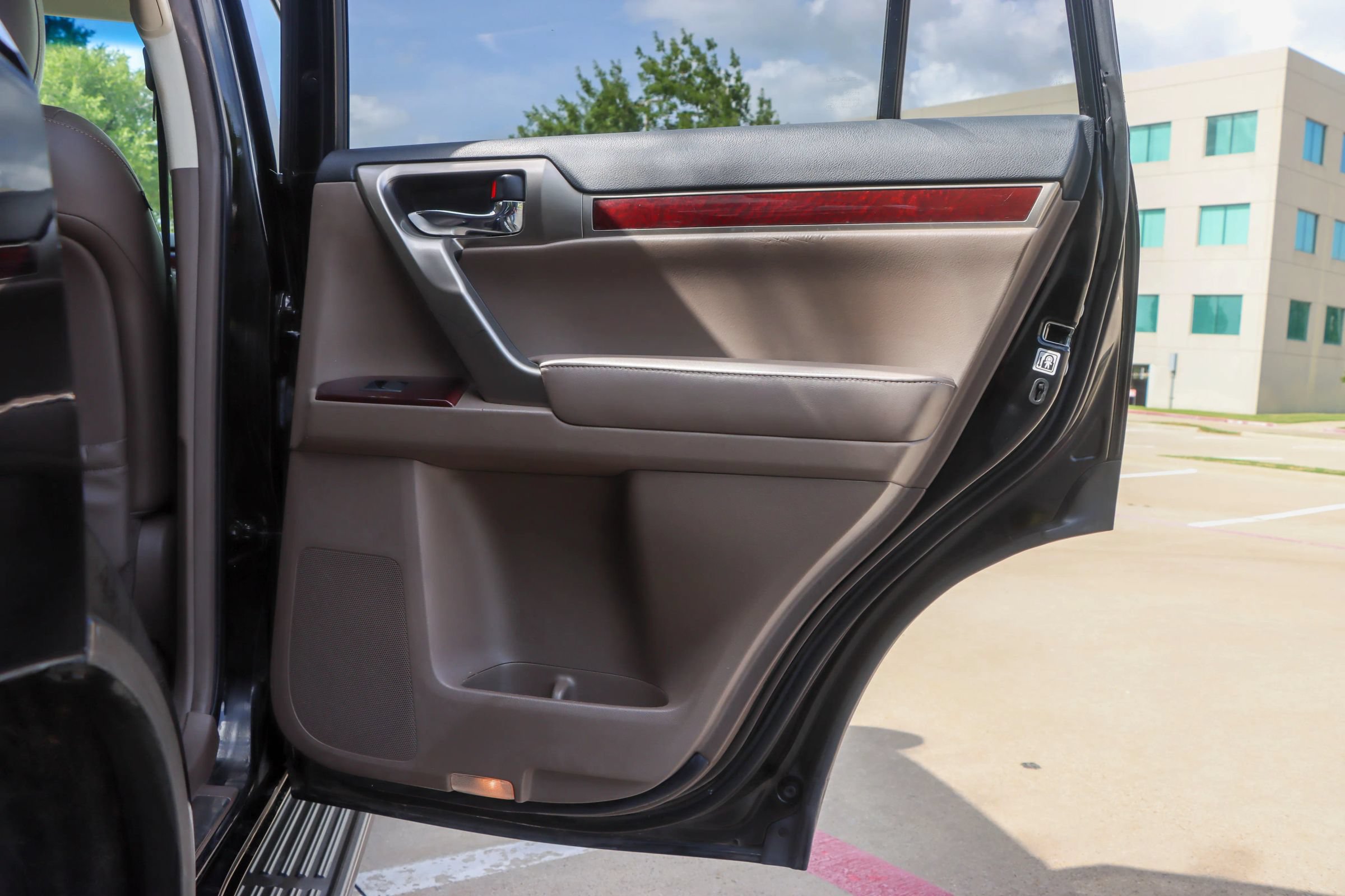 Used 2016 Lexus GX 460 w/ Premium Package AWD/4WD image 10