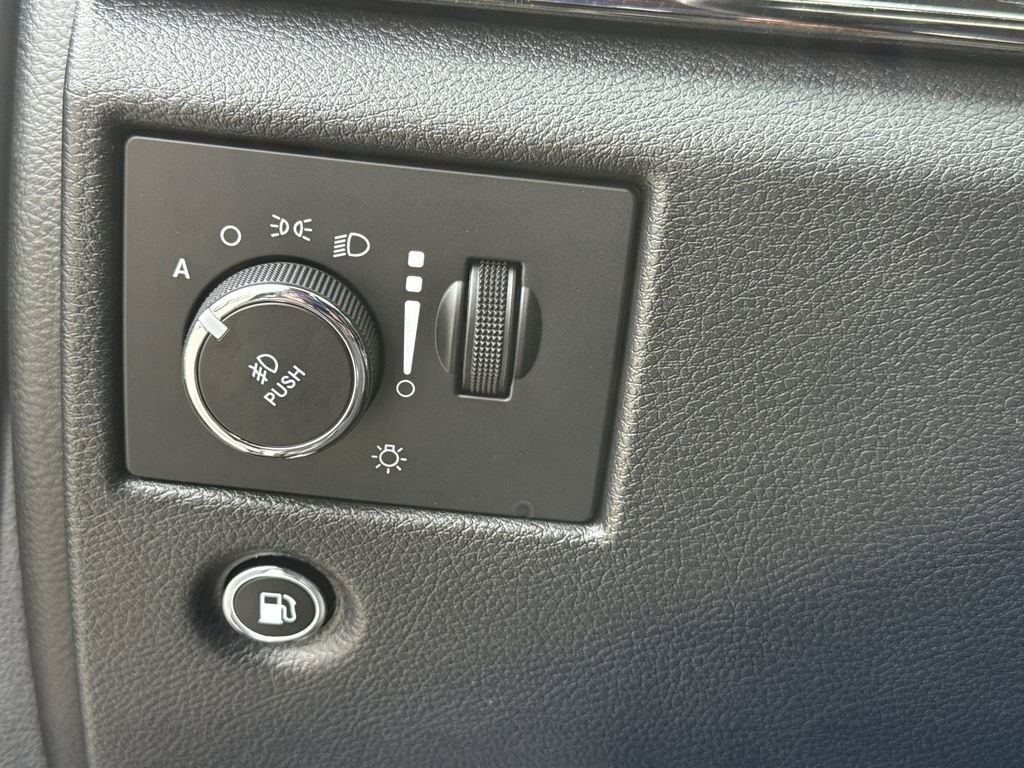 Used 2020 Jeep Grand Cherokee High Altitude AWD/4WD image 39