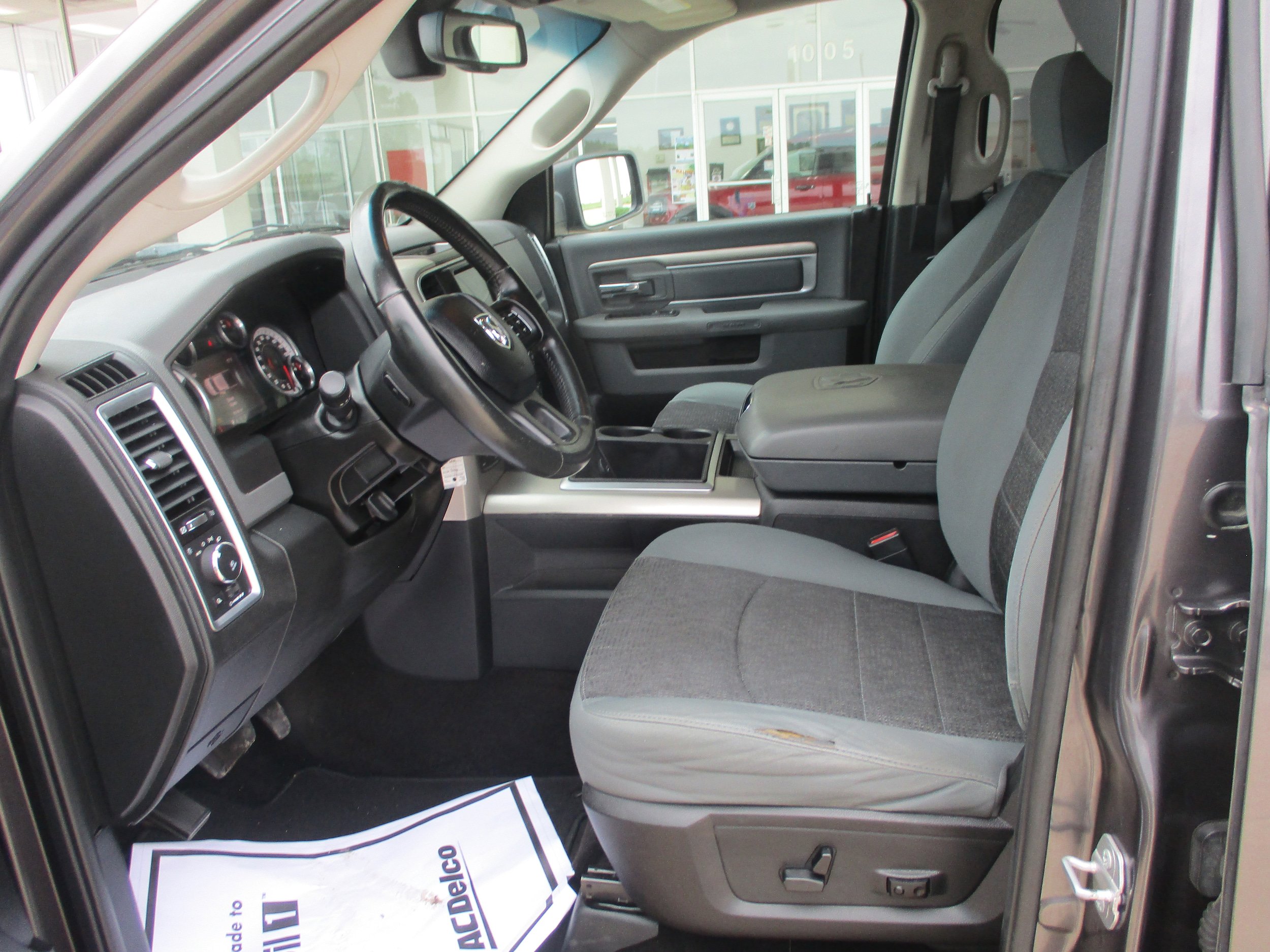 Used 2015 RAM 1500 Lone Star AWD/4WD image 4