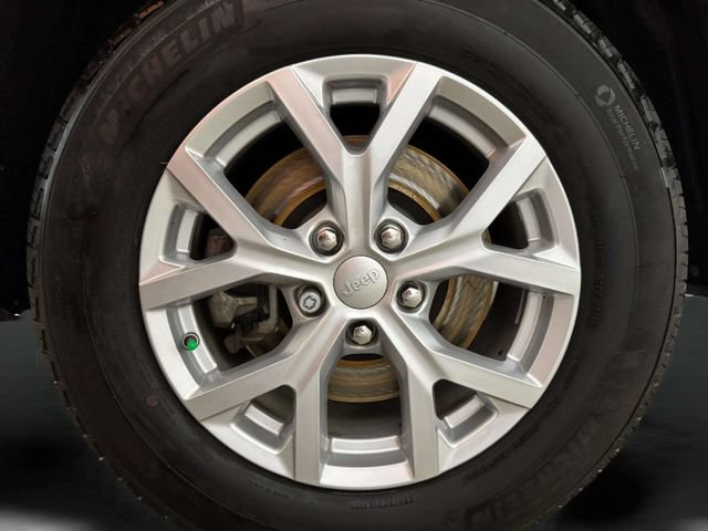 Used 2023 Jeep Grand Cherokee L Limited AWD/4WD image 37