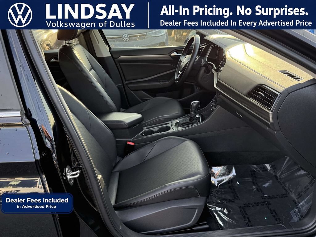 Used 2019 Volkswagen Jetta SEL w/ Cold Weather Package FWD image 12