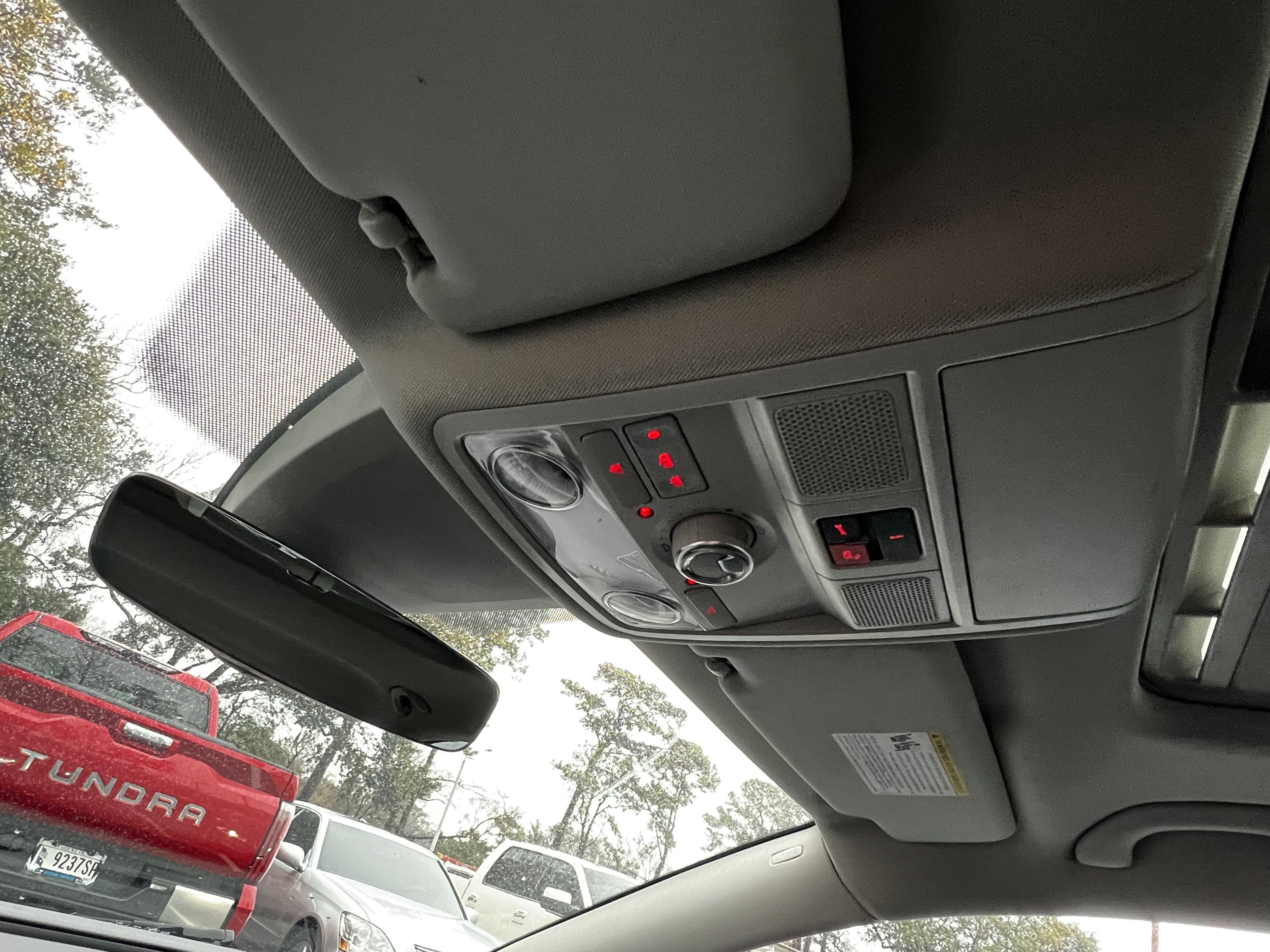 Used 2018 Volkswagen Passat 3.6 SEL Premium image 29