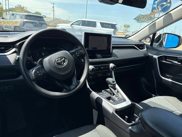 Used 2025 Toyota RAV4 XLE AWD/4WD image 21