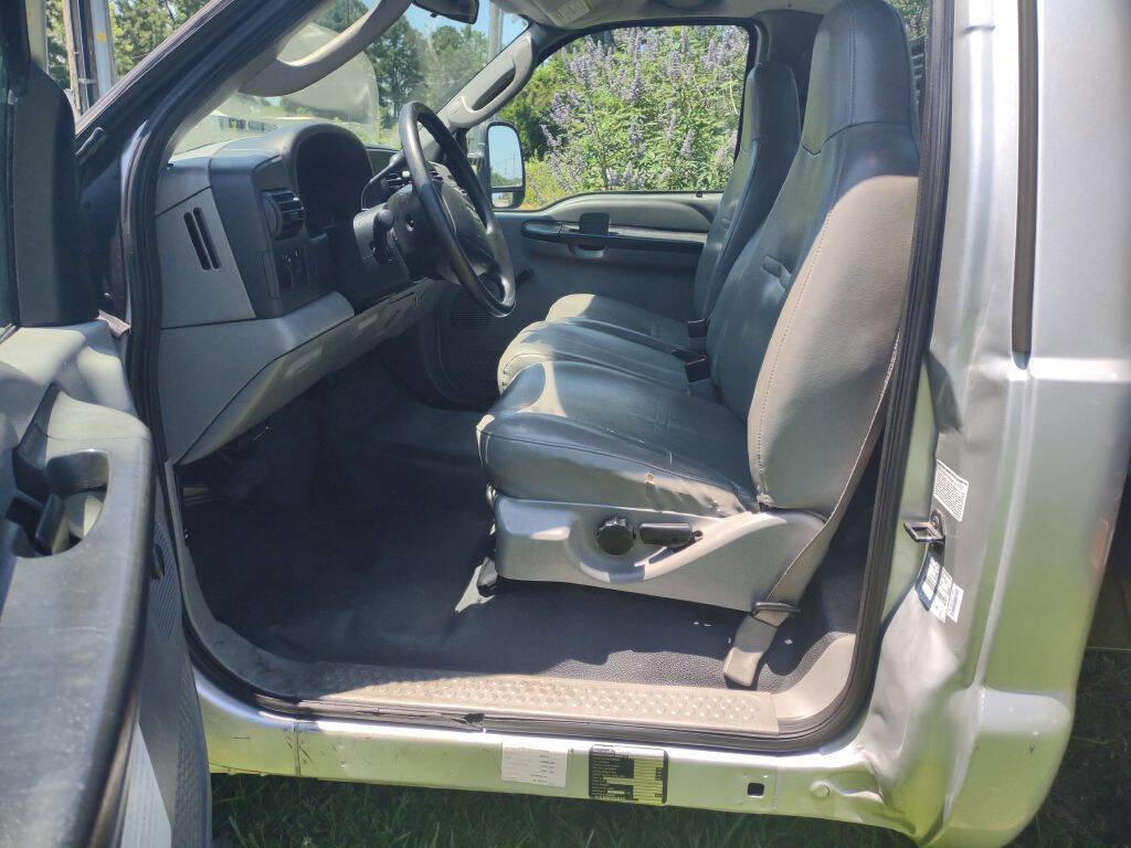Used 2006 Ford F350 2WD Regular Cab DRW Super Duty image 9