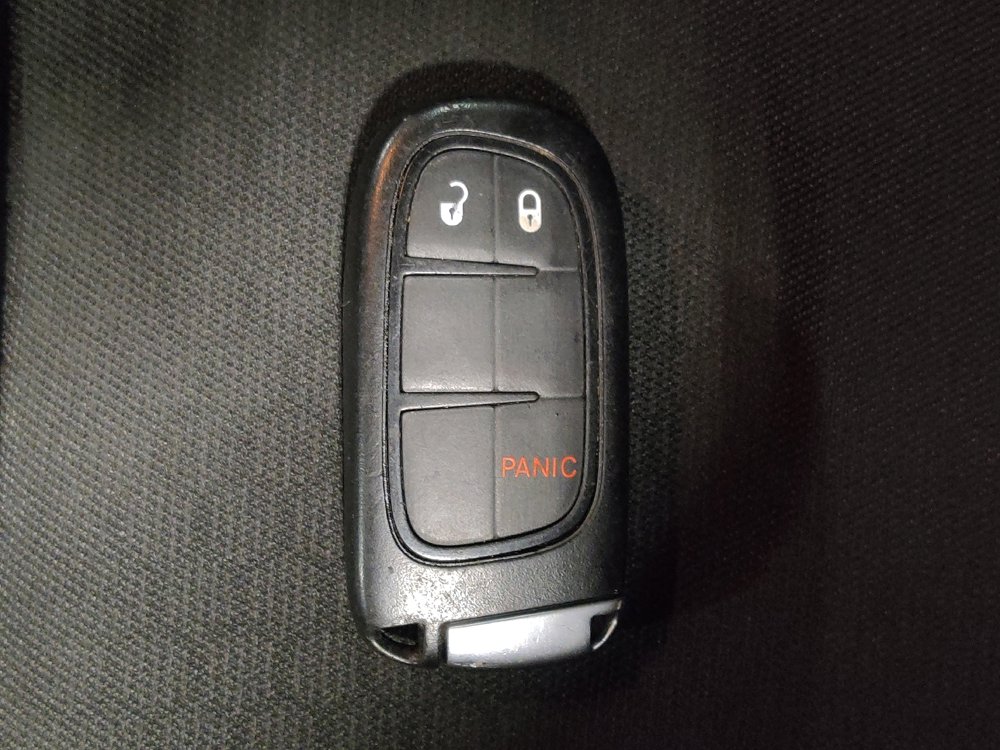 Used 2020 Jeep Cherokee Latitude Plus image 32