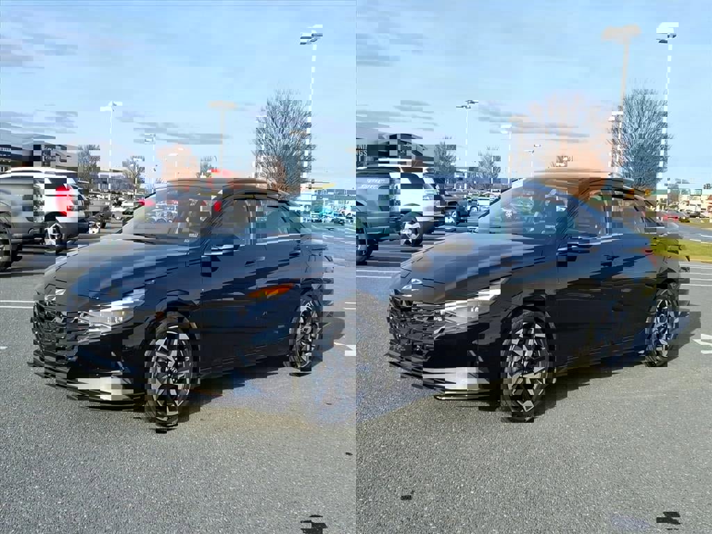 Used 2023 Hyundai Elantra Limited