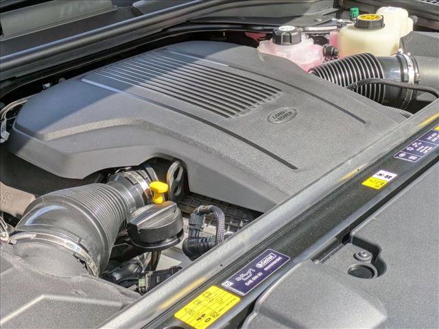 New 2025 Land Rover Range Rover SE image 18