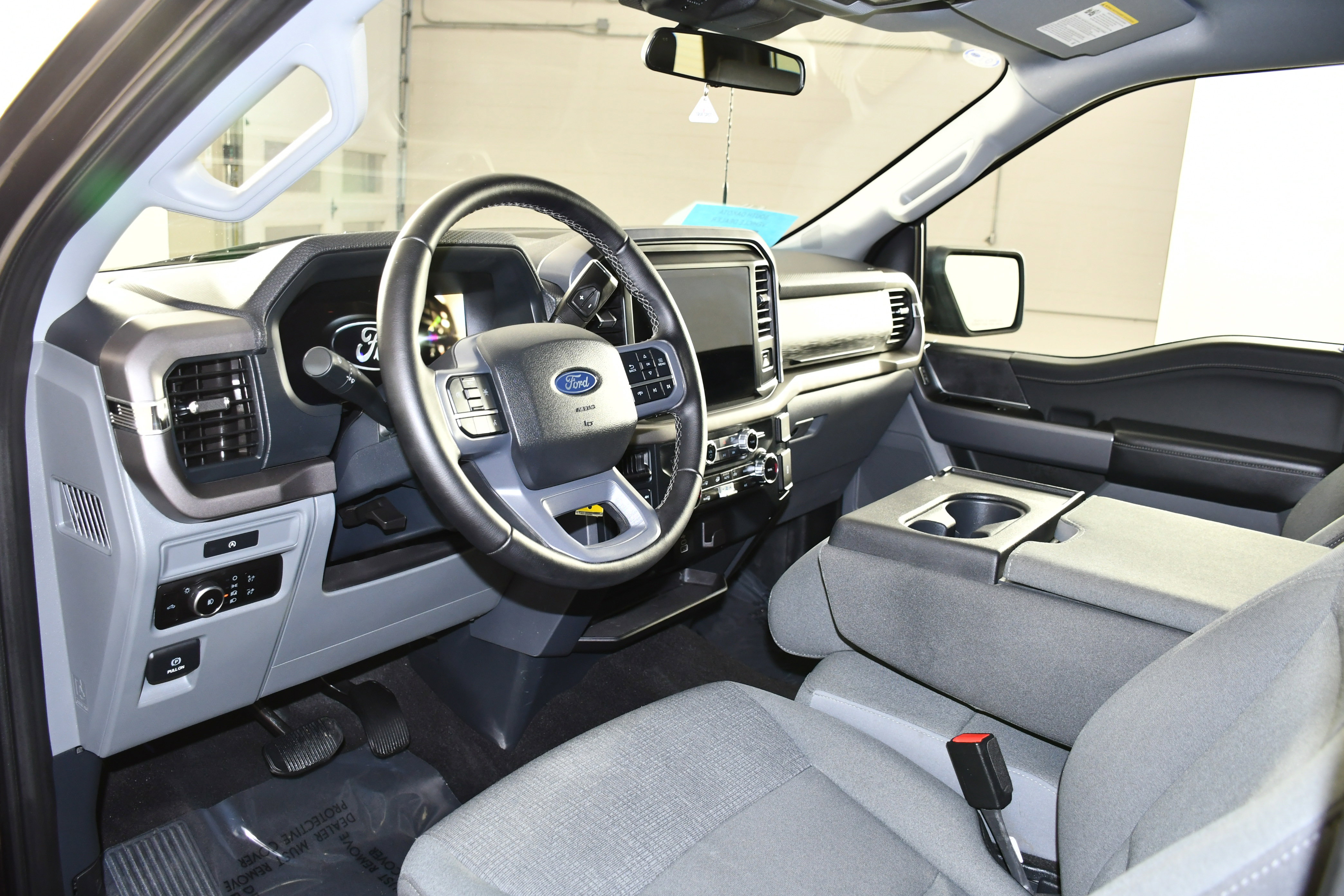 Used 2025 Ford F150 XLT w/ Equipment Group 301A Standard AWD/4WD image 2