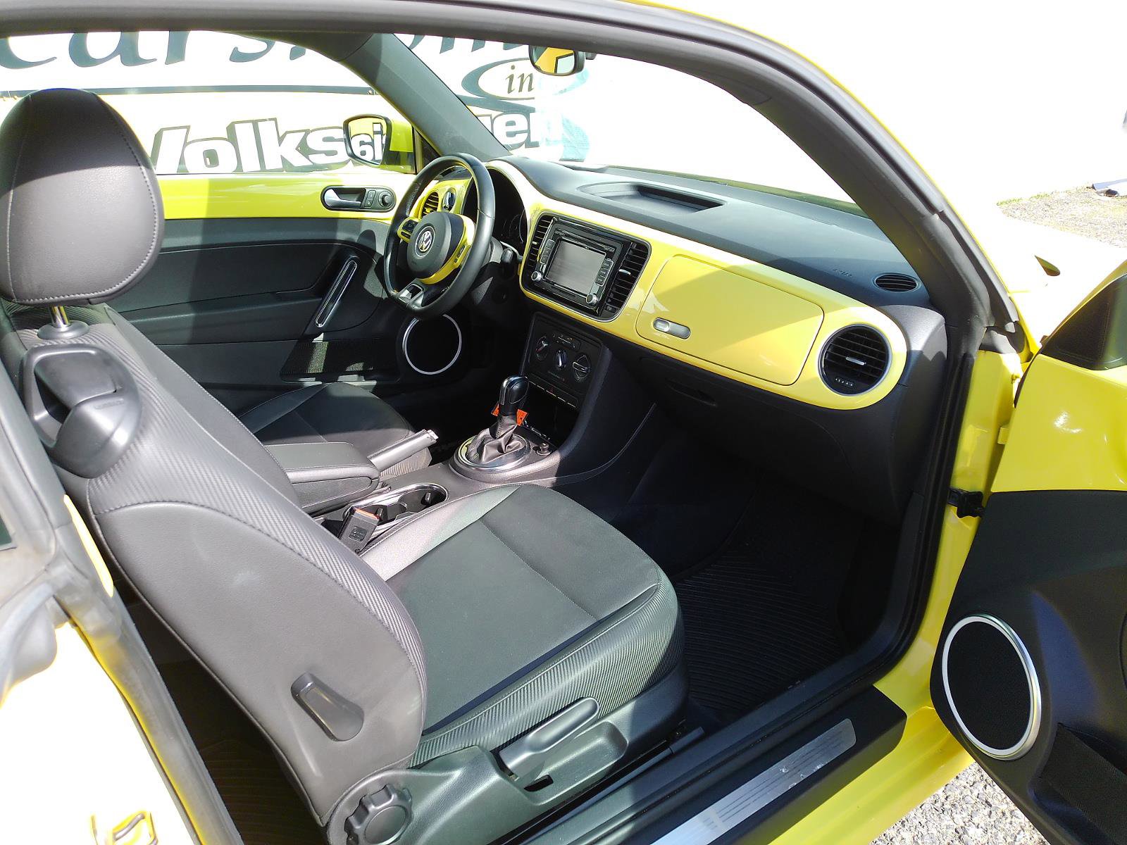 Used 2014 Volkswagen Beetle 2.5 image 21