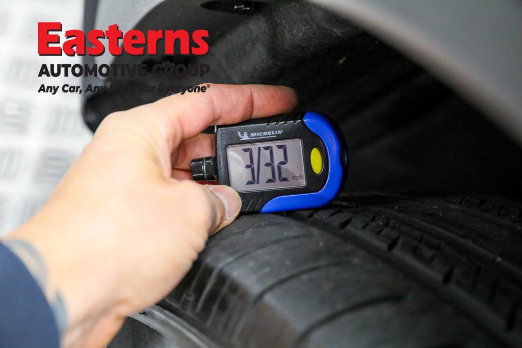 Used 2022 Ford Explorer XLT image 27