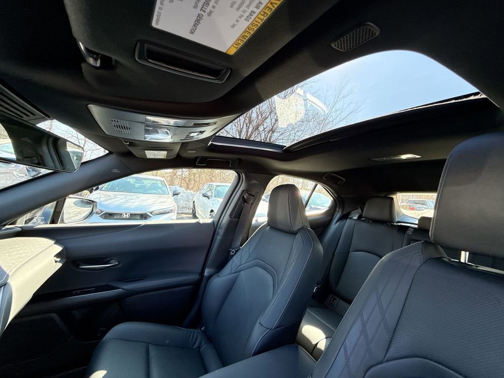 Used 2025 Lexus UX 300h AWD w/ Cold Area Package image 15