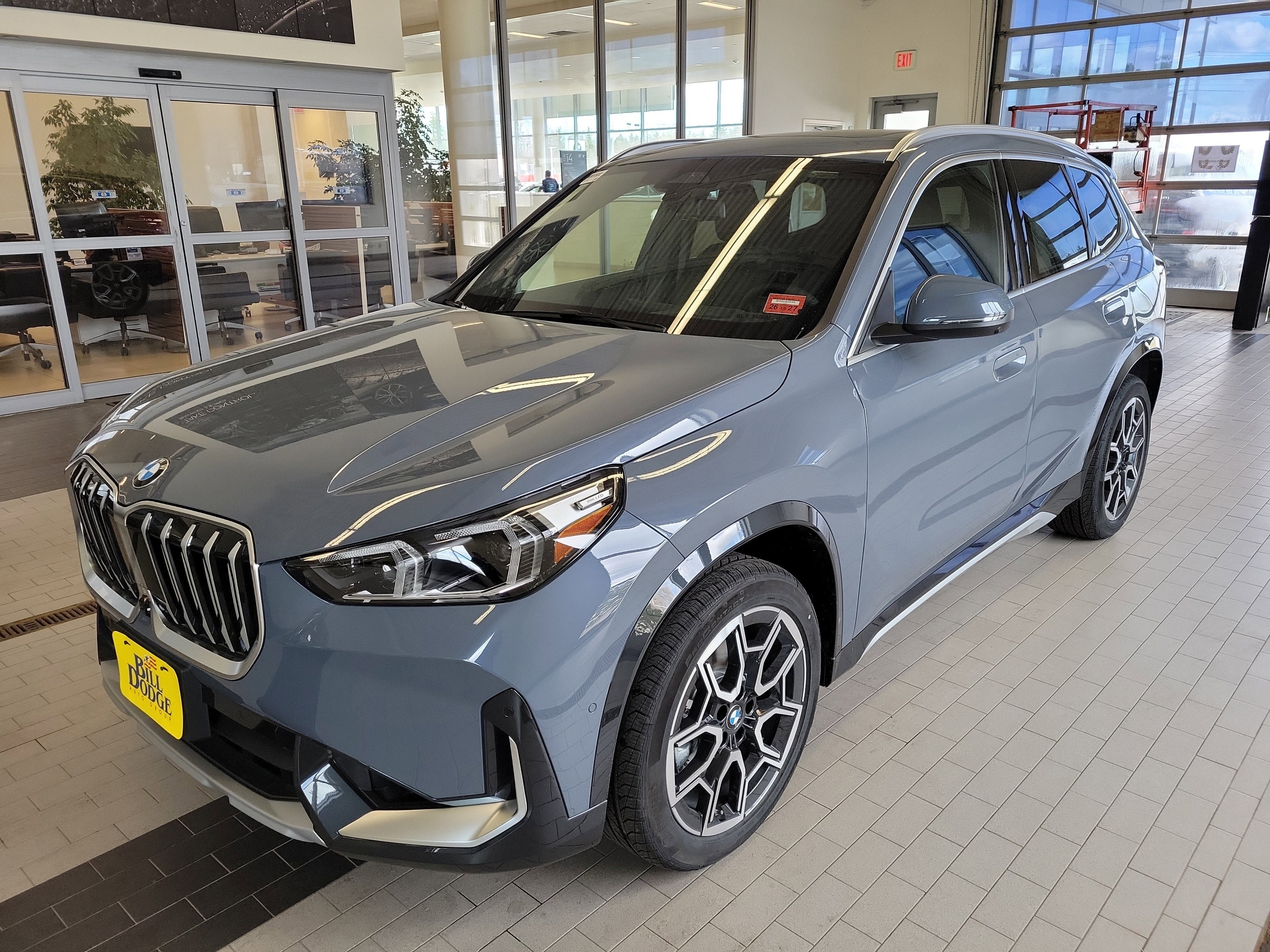New 2026 BMW X1 xDrive28i w/ Technology Package AWD/4WD image 1