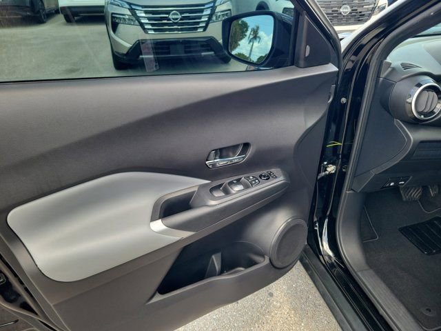 Certified 2023 Nissan Kicks SR w/ SR Premium Package FWD image 20