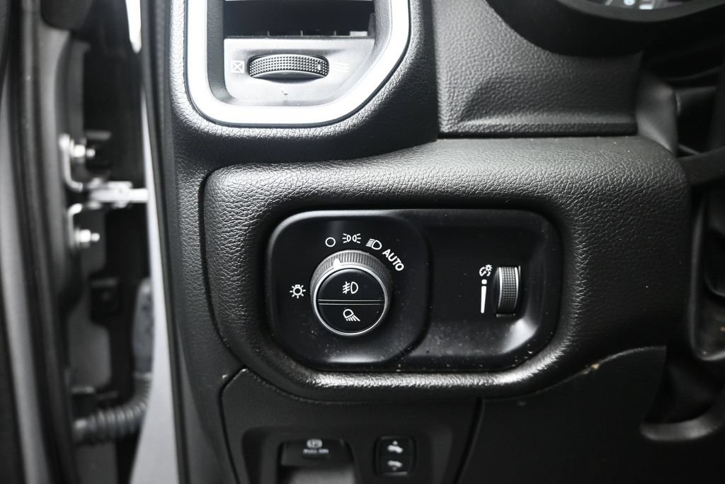 Used 2022 RAM 1500 Big Horn AWD/4WD image 14