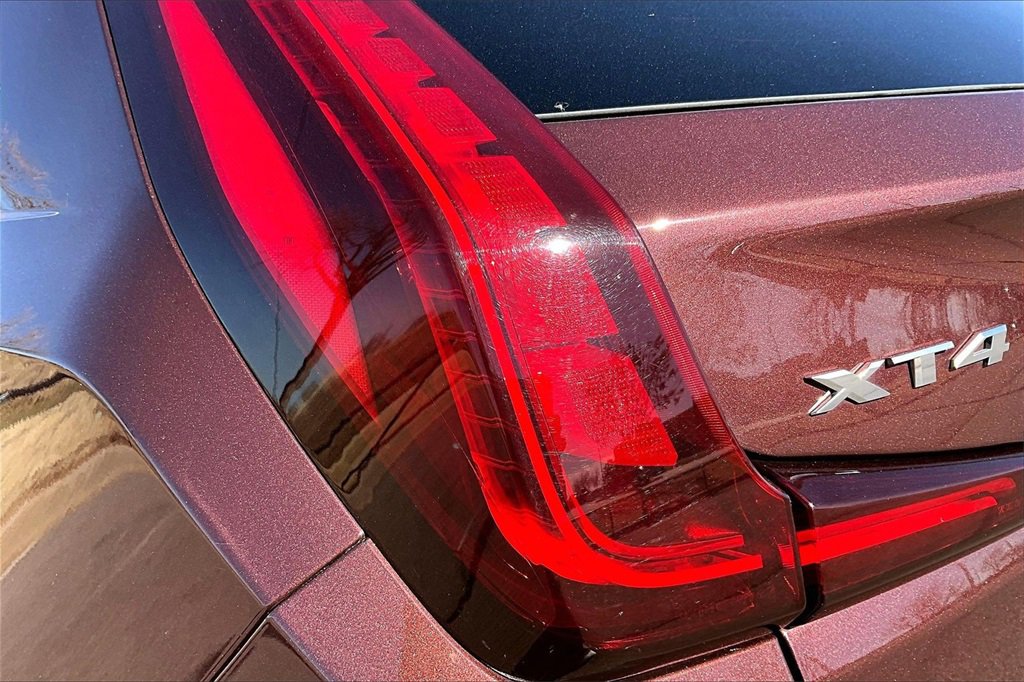 Used 2023 Cadillac XT4 Premium Luxury image 32