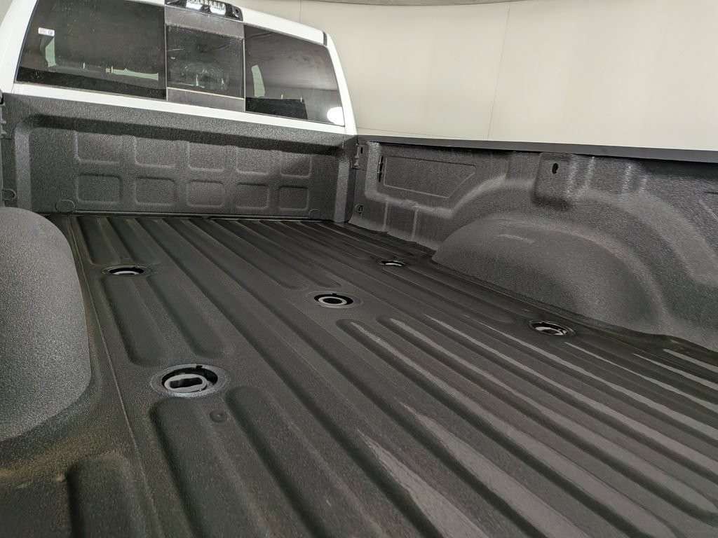 New 2026 RAM 3500 Laramie AWD/4WD image 9