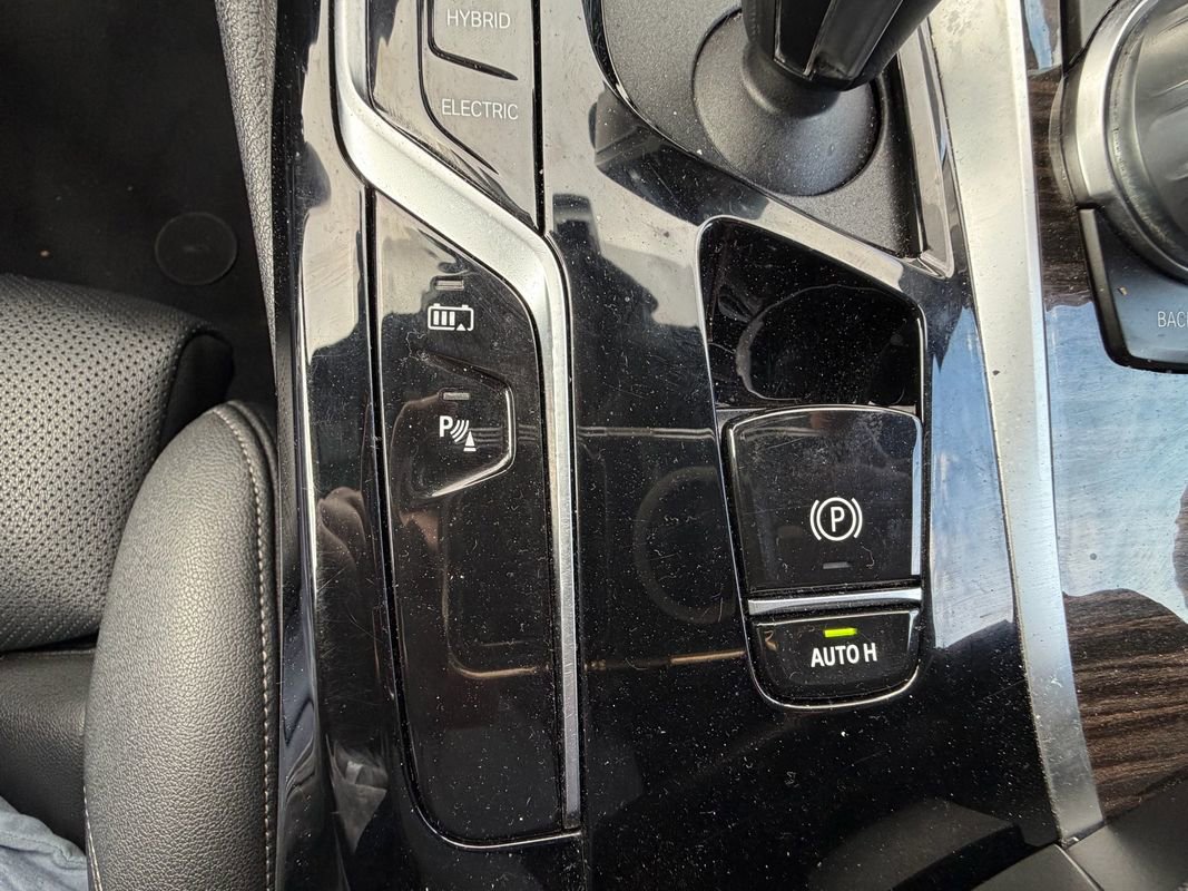 Used 2023 BMW 530e xDrive image 24