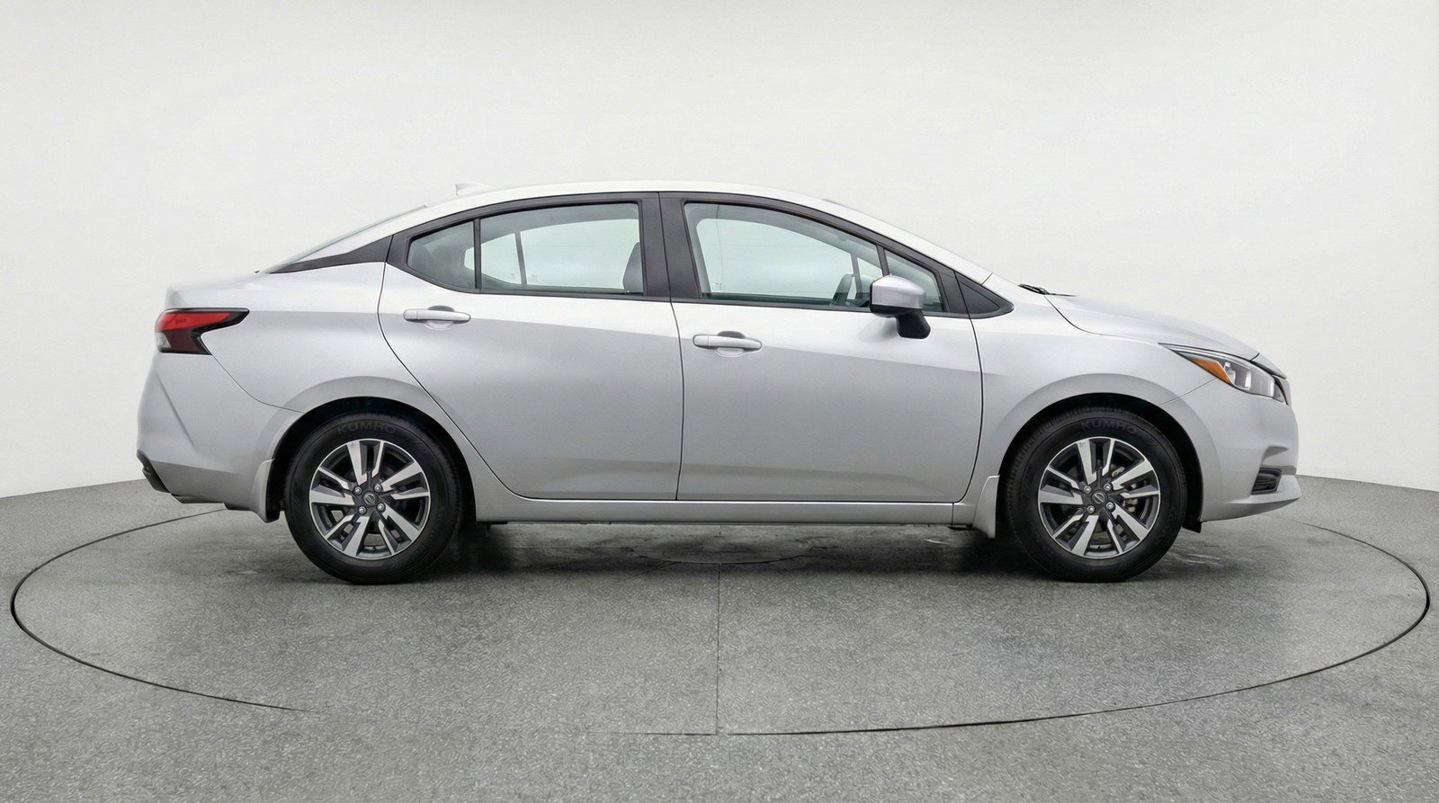 Used 2025 Nissan Versa SV image 11