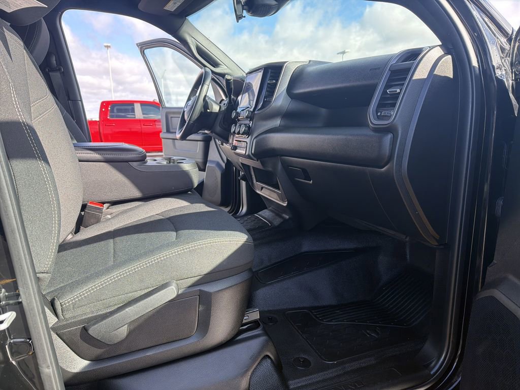 Used 2026 RAM 3500 Tradesman w/ Chrome Appearance Group AWD/4WD image 5