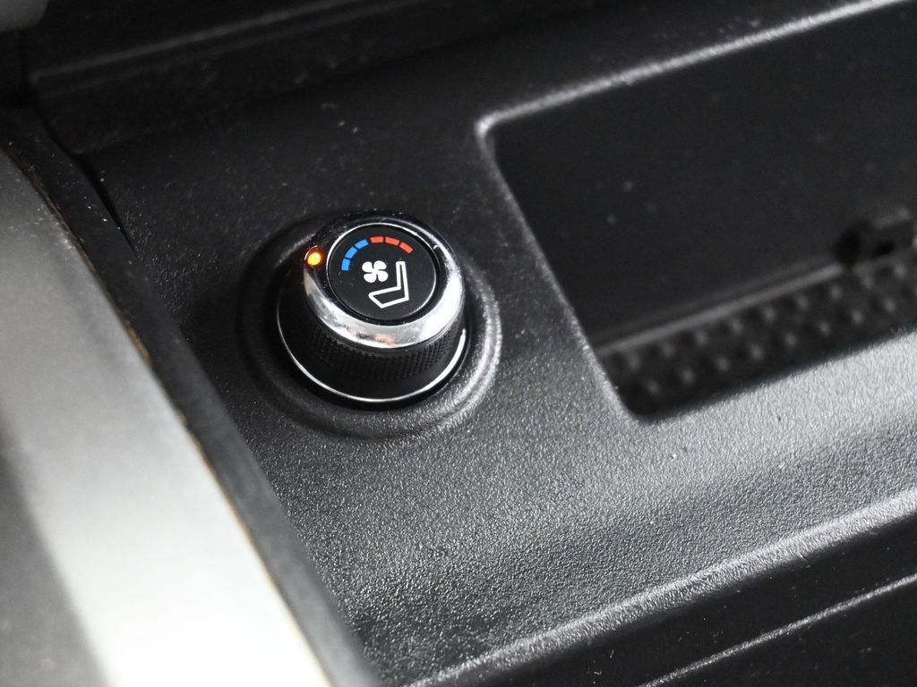 Used 2018 Nissan Titan PRO-4X w/ Pro-4x Convenience Package image 31