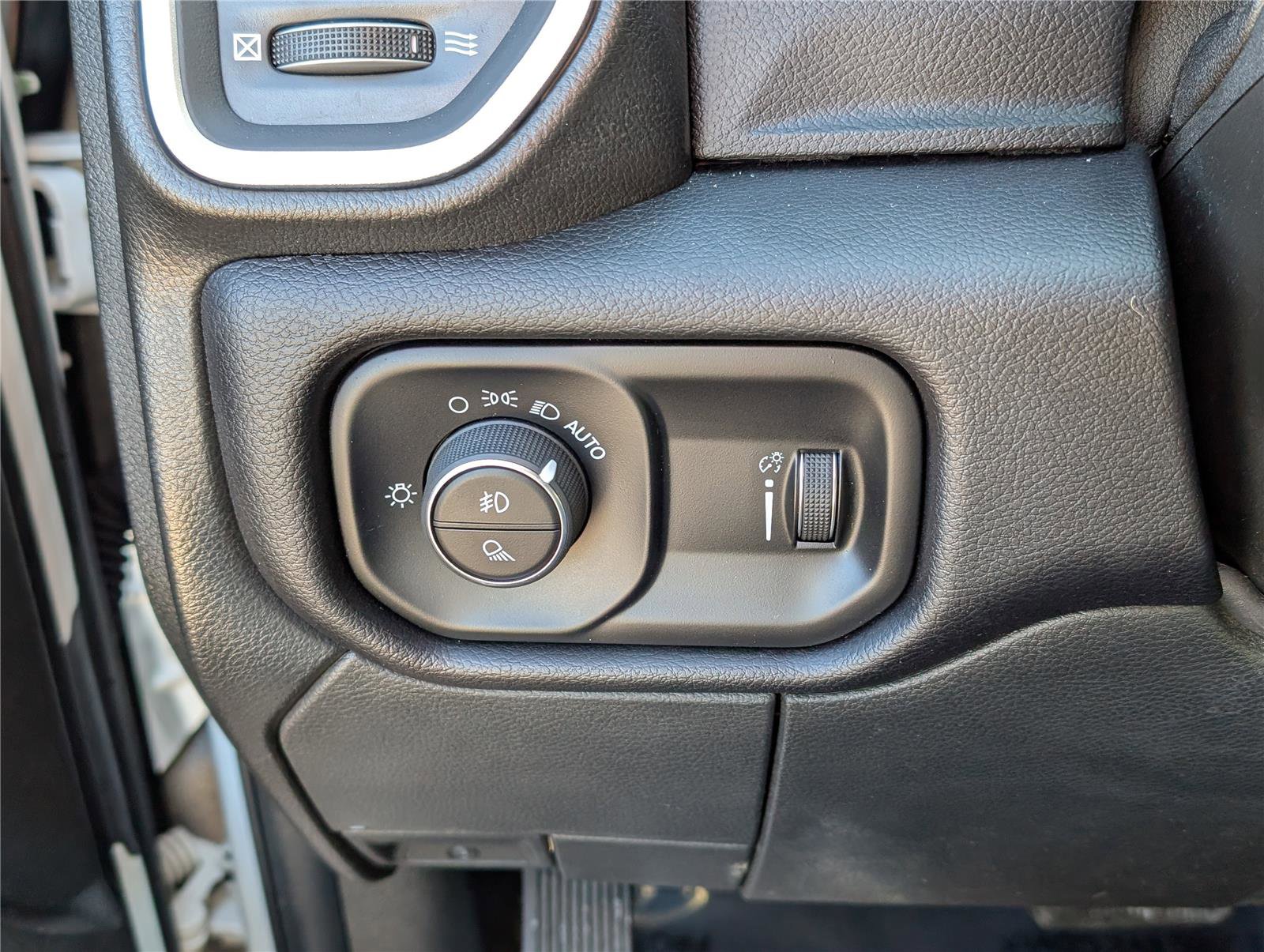 Used 2024 RAM 3500 Big Horn image 21